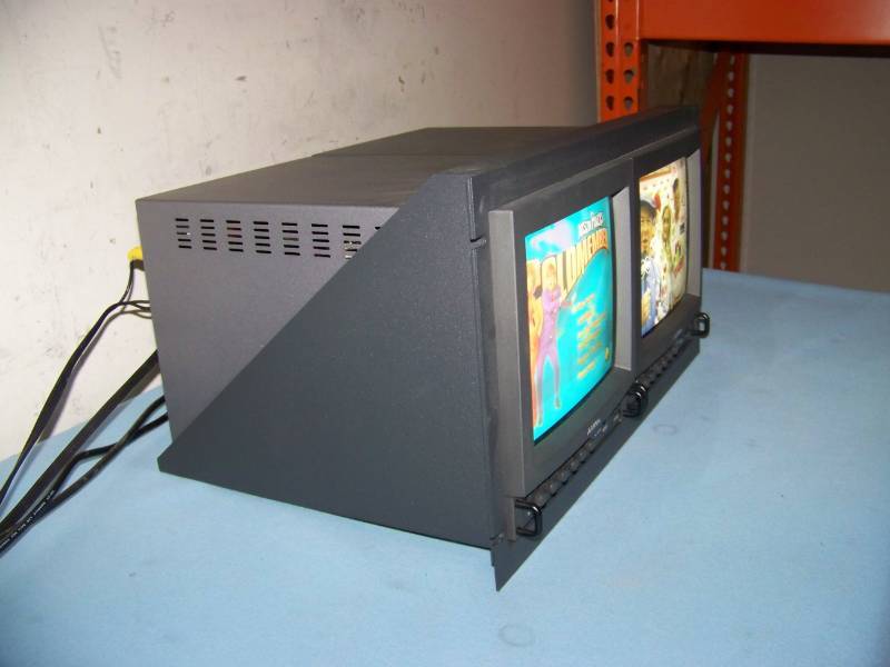 lot 66 image: (2) Pelco, 9 Color Video Monitors in Rack Shelf