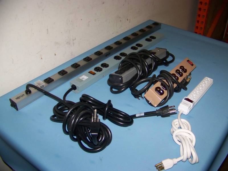 lot 101 image: (5) Outlet Strips  Power Strips