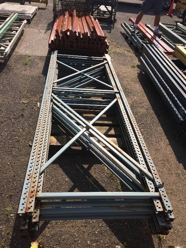 lot 9 image: Lyon Bulk Rack pallet rack