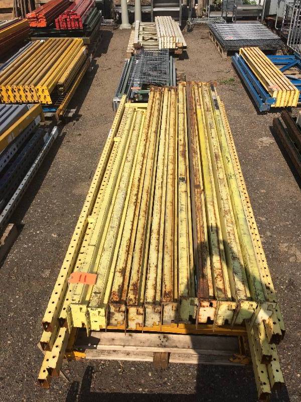 lot 11 image: Speedrack pallet rack