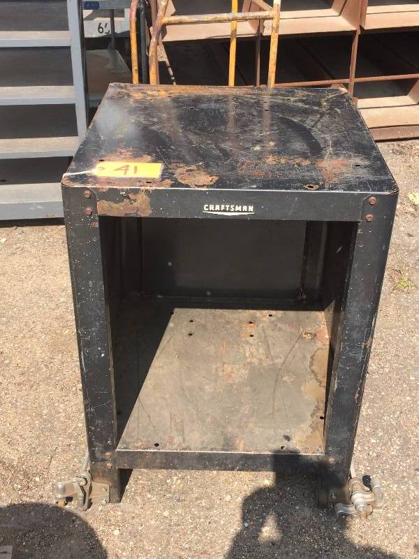 lot 41 image: Craftsman machine base cart