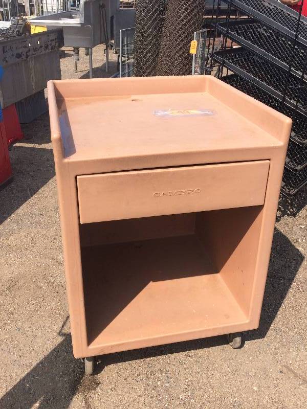 lot 49 image: Cambro work station