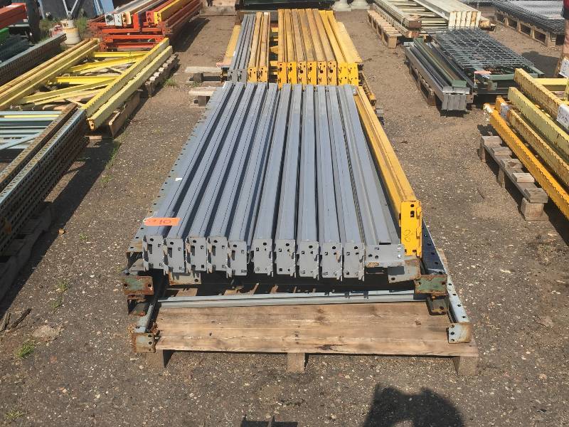 lot 10 image: Republic pallet rack