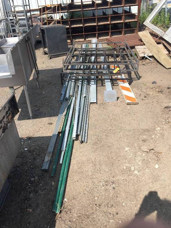 lot 52 image: Assorted metal pipe and tube steel