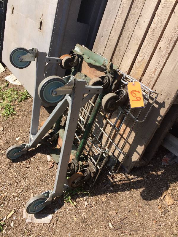 lot 69 image: Metal dollies  carts