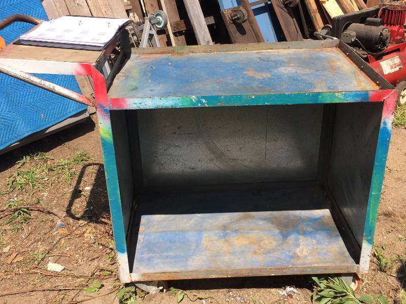lot 79 image: Large galvanized metal shop cart with locking wheels