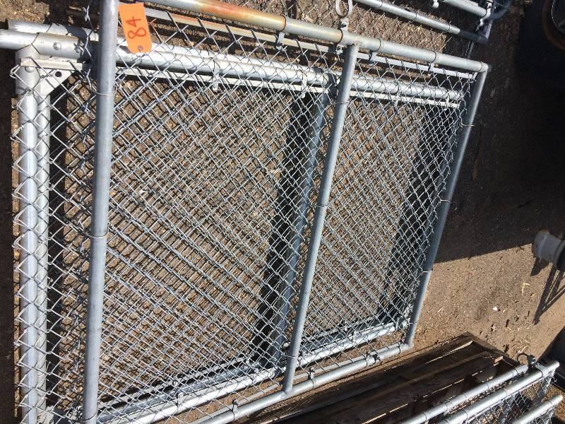 lot 84 image: Chain link fence panels