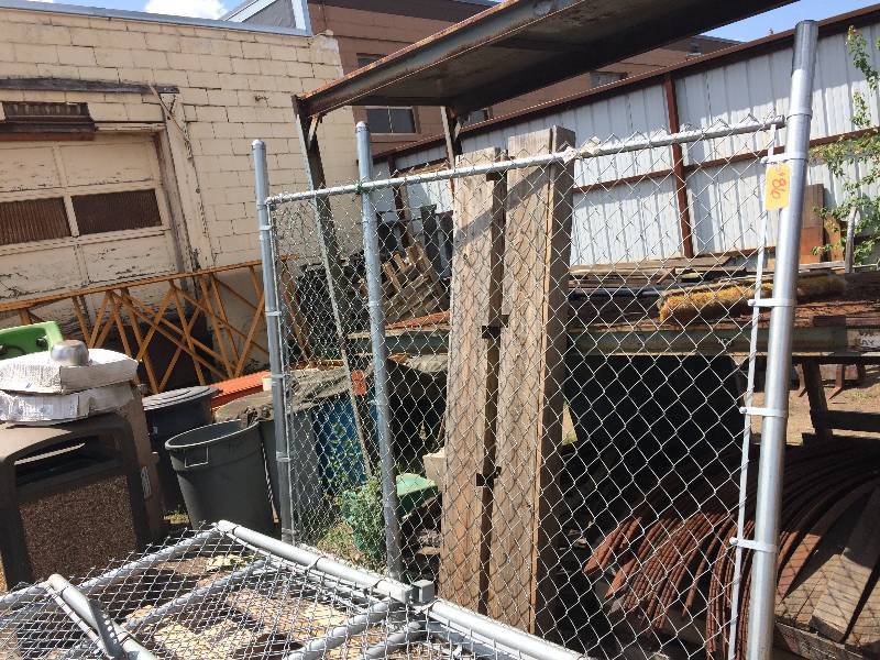 lot 86 image: Chain link fence panels