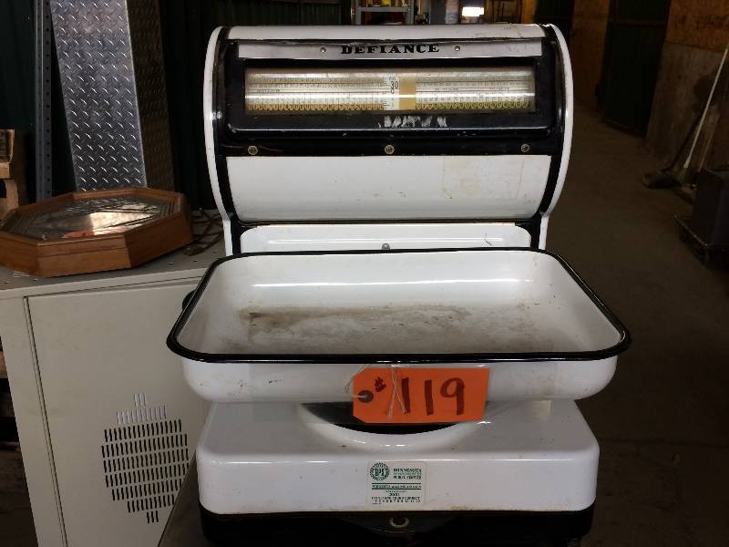 lot 119 image: Toledo Defiance scale