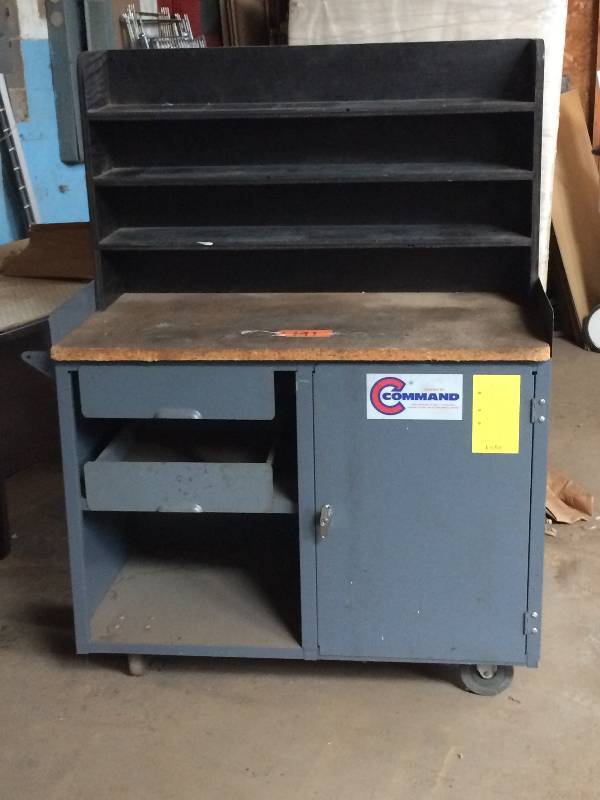 lot 141 image: Grey metal rolling bench