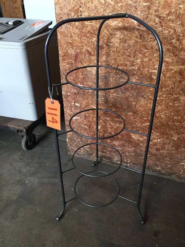 lot 114 image: 4-tier pie rack