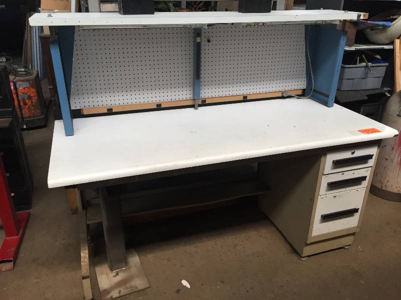 lot 132 image: Workbench with Lamistat surface