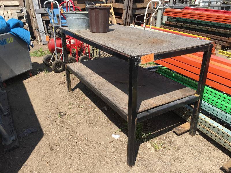 lot 66 image: Very heavy duty work table  shipping table