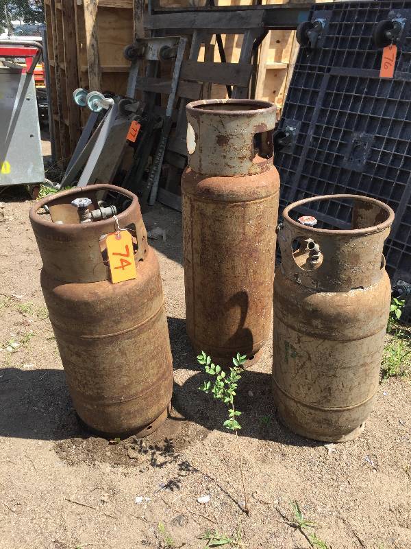 lot 74 image: Propane tanks