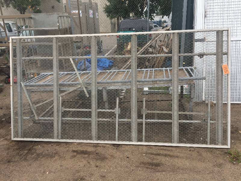 lot 155 image: Heavy duty metal table  open mesh greenhouse growing bench