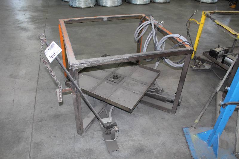 lot 166 image: Wire Turn Table w Dayton Motor