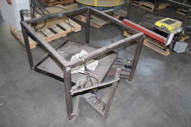 lot 171 image: Wire Turn Table w Dayton Permanent Magnet DC Motor