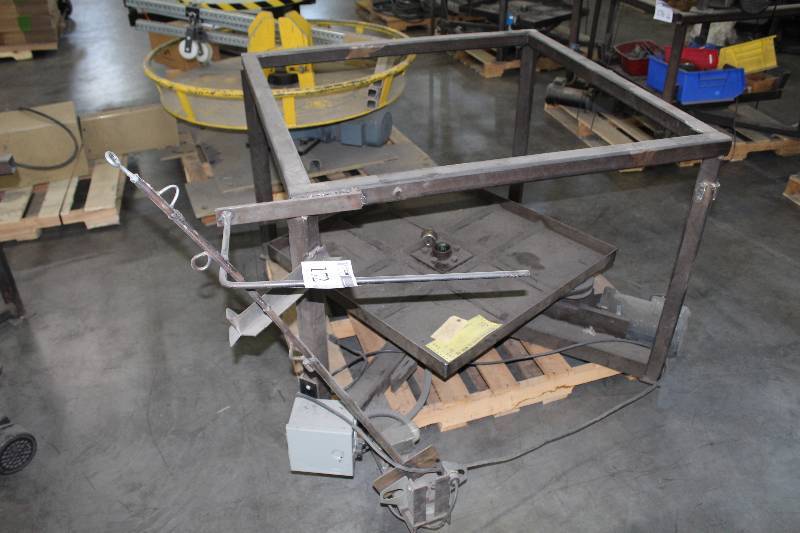 lot 172 image: Wire Turn Table w GE DC Motor