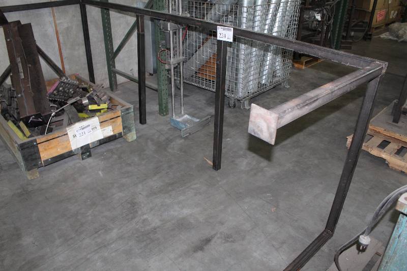 lot 224 image: Metal Railing
