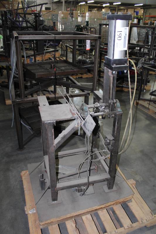 lot 190 image: Wire Machine
