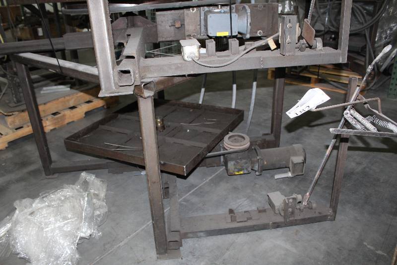 lot 182 image: Wire Turn Table