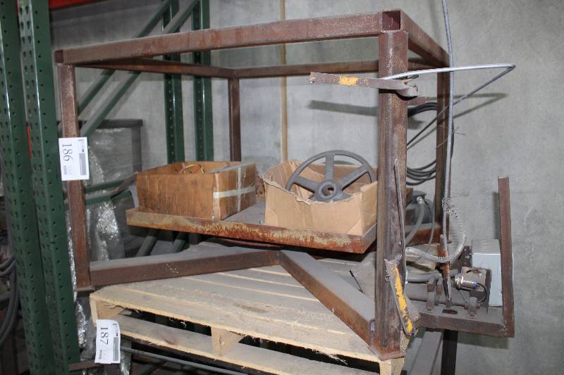 lot 186 image: Wire Turn Table w GE DC Motor