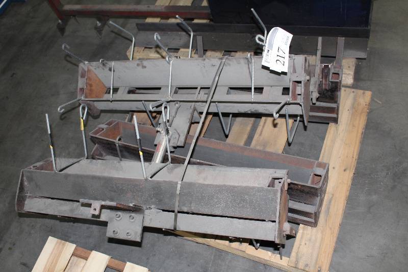 lot 217 image: Wire Turn Table Parts