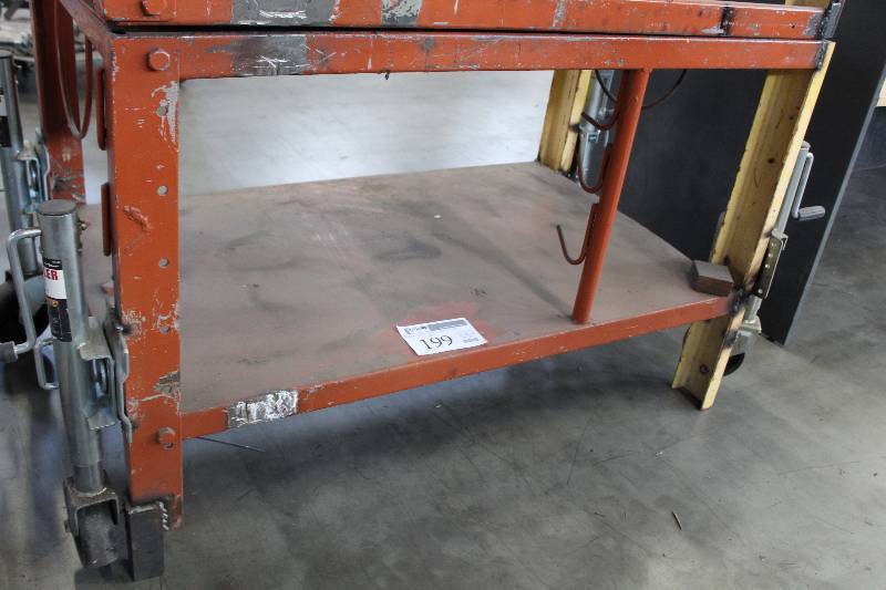 lot 199 image: Mobile Workstation Cart