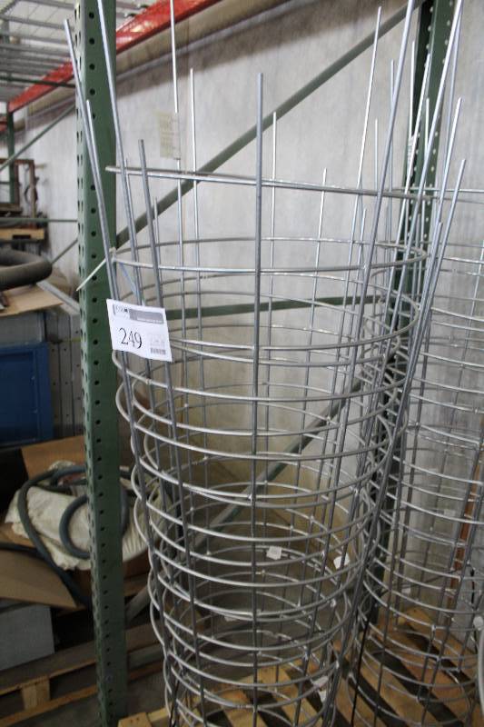 lot 249 image: Lot of (10) Glamos Extremz 5ft. Inverted Supports