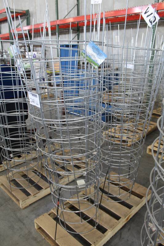lot 240 image: Lot of (10) Glamos Extremz 5ft. Inverted Supports