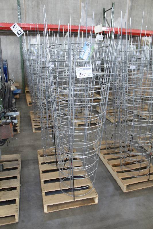 lot 237 image: Lot of (10) Glamos Extremz 5ft. Inverted Supports