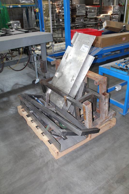 lot 230 image: Scrap Metal