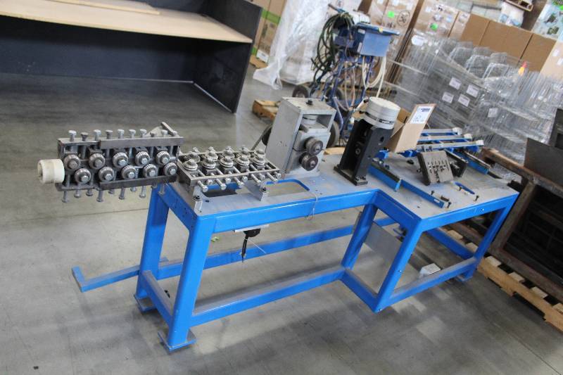 lot 162 image: Emerson Wire Bender