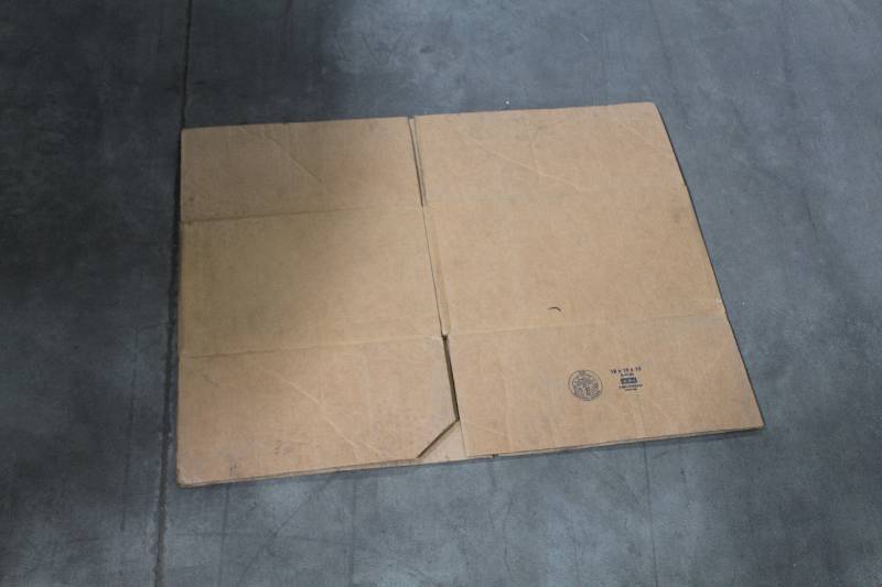 lot 412 image: Uline S-4184 Box Flats 18x16x10in.
