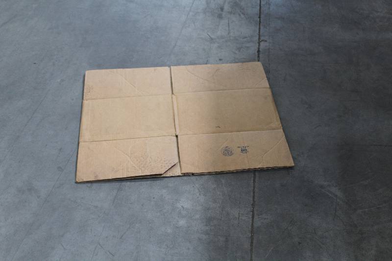 lot 422 image: Uline S-4184 Box Flats 18x16x10in.
