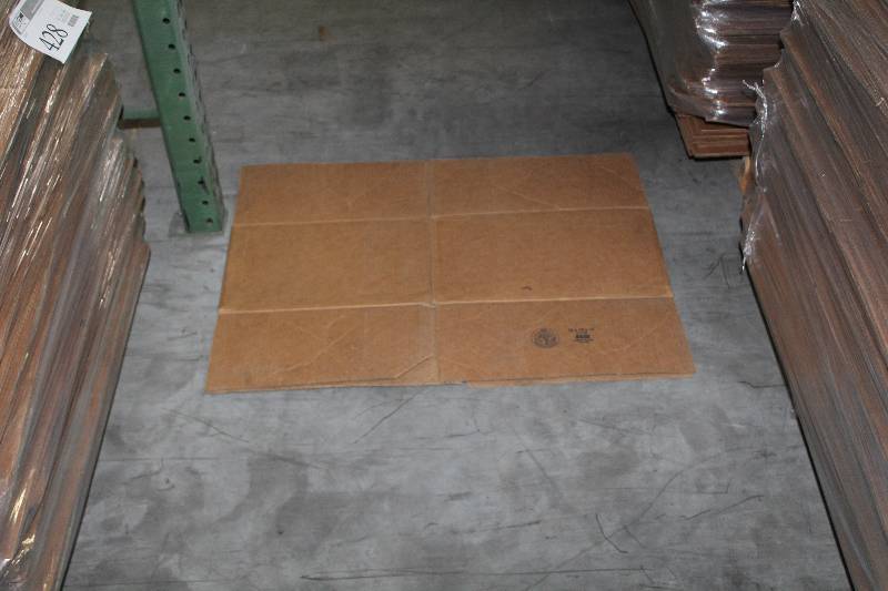 lot 424 image: Uline S-4184 Box Flats 18x16x10in.