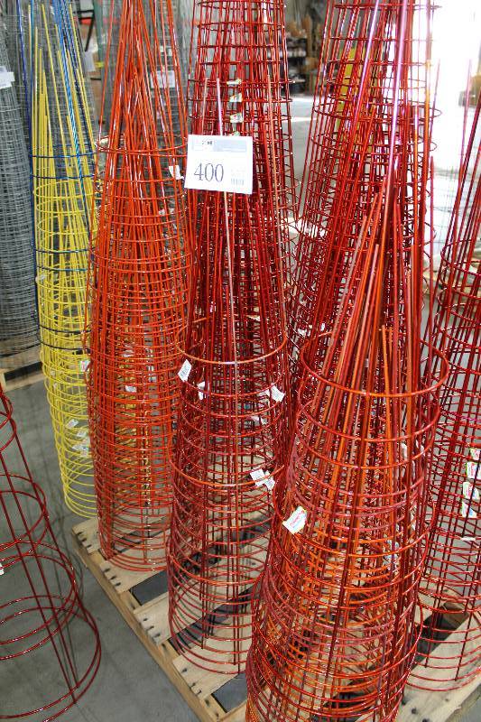 lot 400 image: Lot of (Approximately 60) 14x42 Heavy Duty Sectional Garden Cage