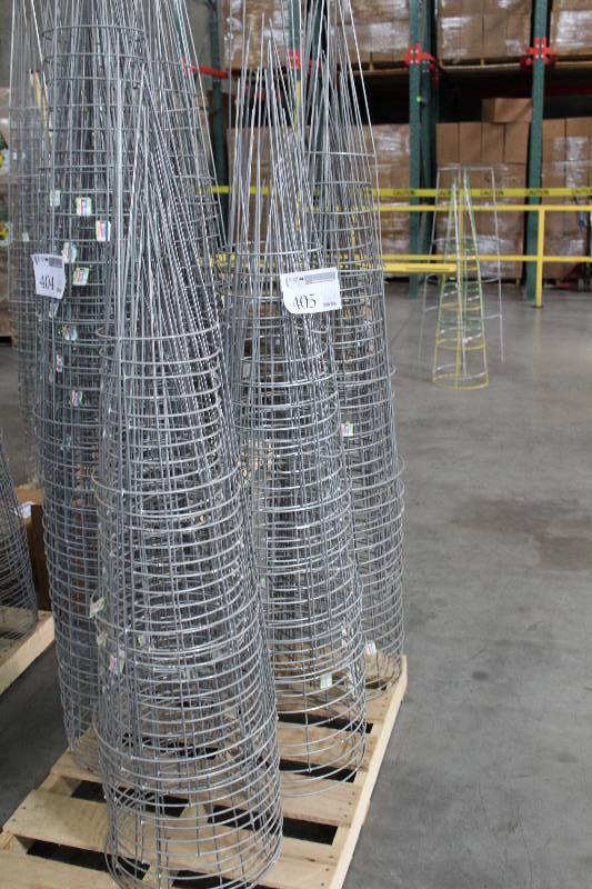 lot 405 image: Lot of (Approximately 40) 16x54 Heavy Duty Sectional Garden Cage