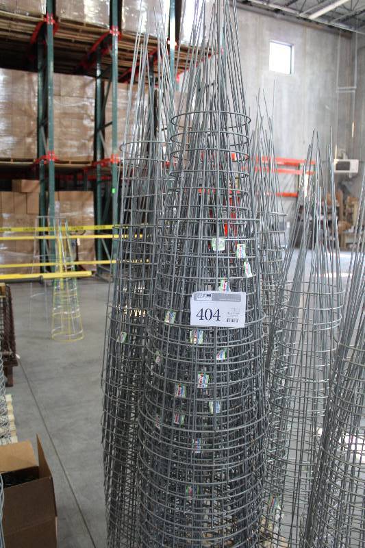 lot 404 image: Lot of (Approximately 50) 16x54 Heavy Duty Sectional Garden Cage