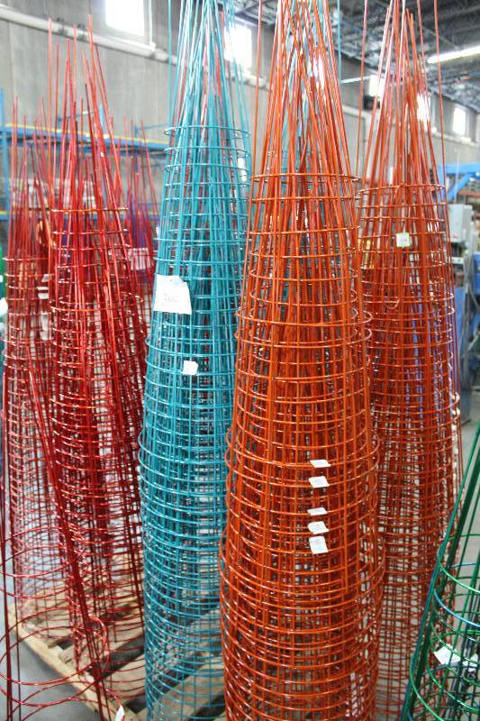 lot 399 image: Lot of (Approximately 60) 16x54 Heavy Duty Sectional Garden Cage