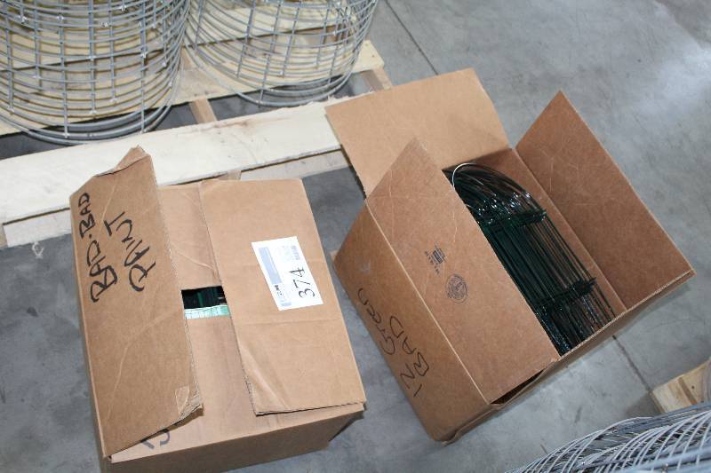 lot 374 image: Lot of (2) Glamos Wire Folding 21in. Fence