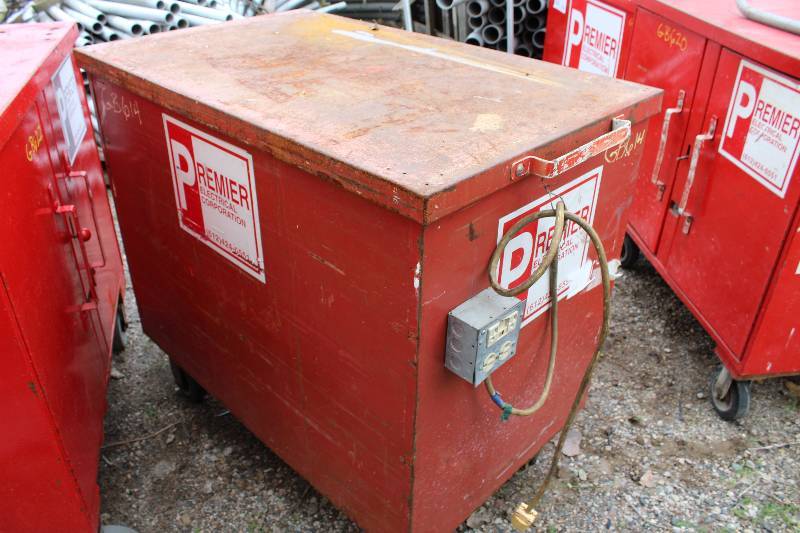 lot 60 image: Job Box w External Power Outlet