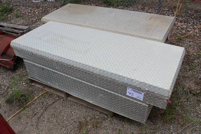 lot 92 image: Truck Bed Box
