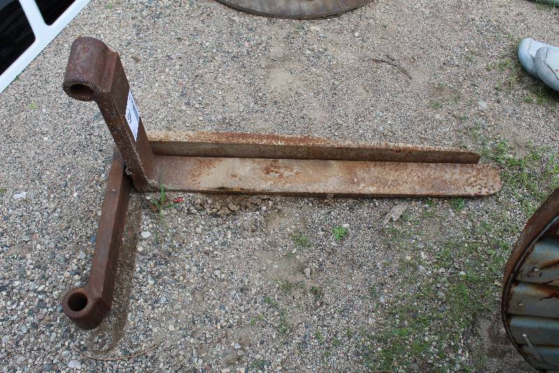 lot 89 image: Lift Forks
