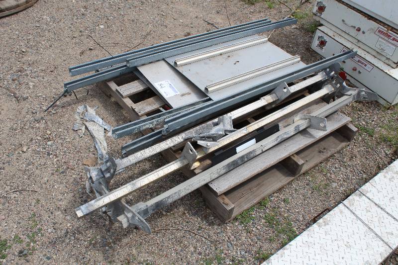 lot 84 image: Ladder Rack