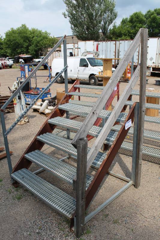 lot 105 image: 6-Step Metal Ladder Stair