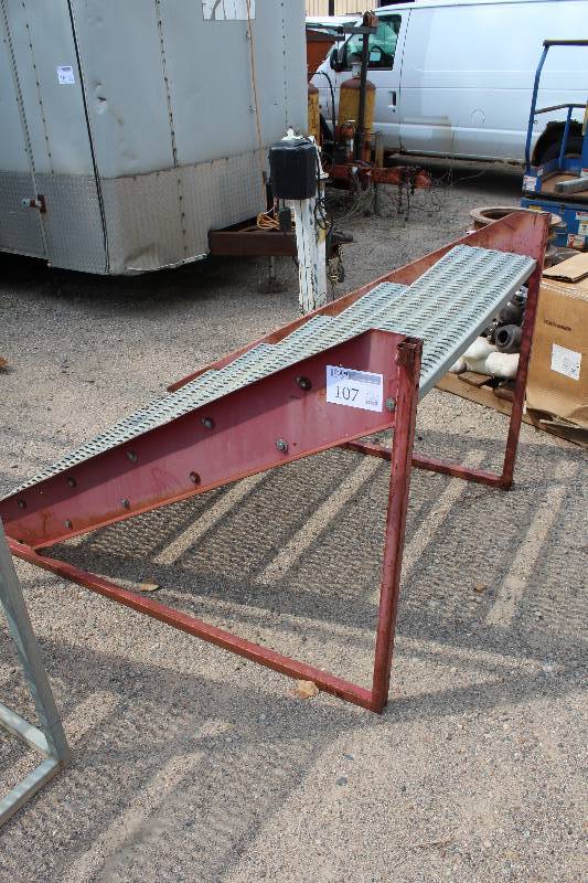 lot 107 image: 6-Step Metal Ladder Stair