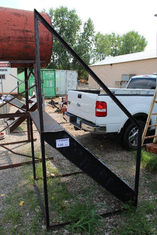 lot 146 image: 5-Step Metal Ladder Stair