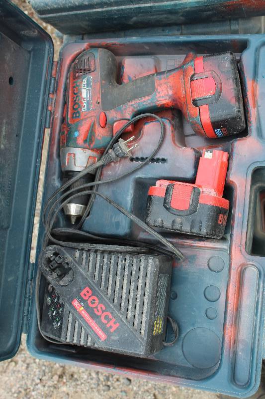 lot 127 image: Lot of (3) Bosch 14.4V Cordless Drills w Battery, Charger, Case