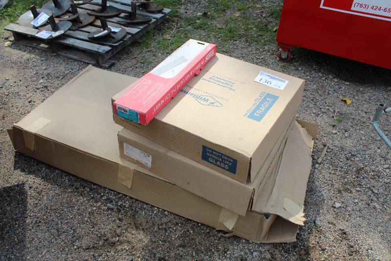 lot 136 image: Lot of (3) Williams Fluorescent Light Fixtures